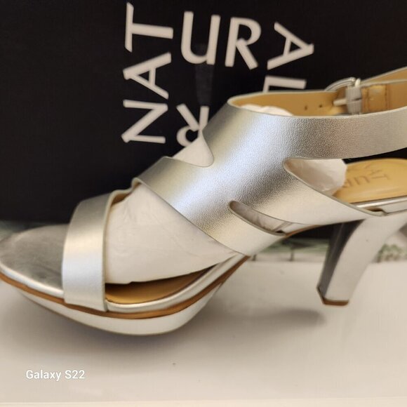 Naturalizer "Dee" Siler Metallic Heeled Sandals. NIB. Size 6.5 Wide - Picture 5 of 12